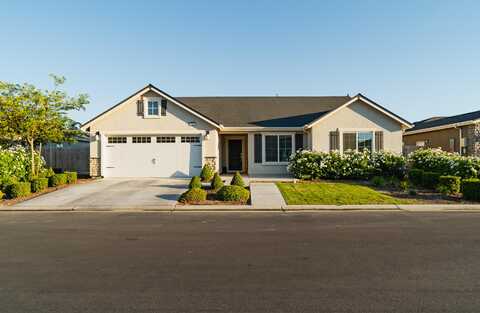 1767 Softwind Drive, Tulare, CA 93274