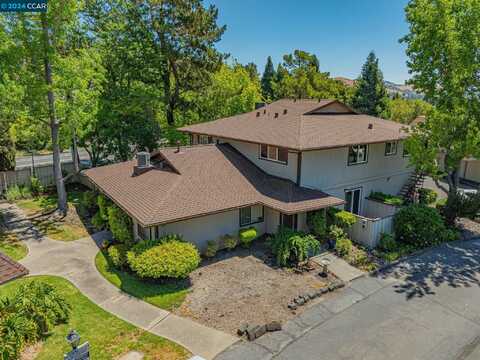 809 Villa Lane, Moraga, CA 94556