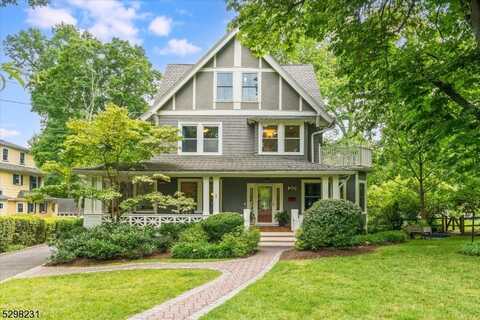 20 Hickory Dr, Maplewood, NJ 07040