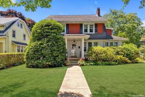 434 Scranton Avenue, Lynbrook, NY 11563