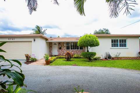 10Th, PEMBROKE PINES, FL 33023