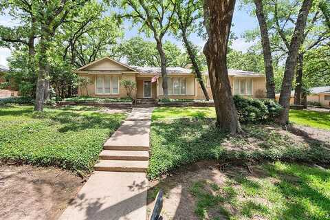 Woodridge, ARLINGTON, TX 76013