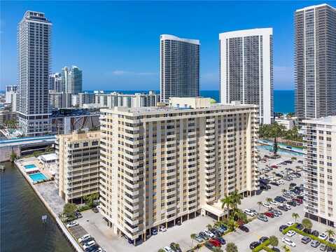 Ocean, HALLANDALE BEACH, FL 33009