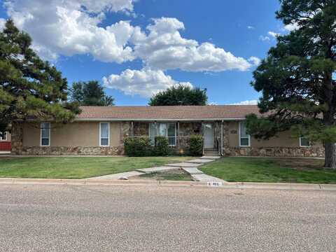 814 Kentucky Drive, Perryton, TX 79070