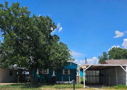 503 Avenue F SE, Childress, TX 79201