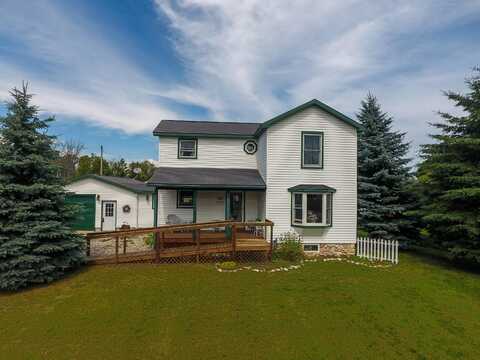 1050 Mackinaw Avenue, Cheboygan, MI 49721