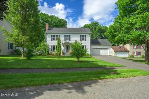 14 Faucett Ln, Pittsfield, MA 01201