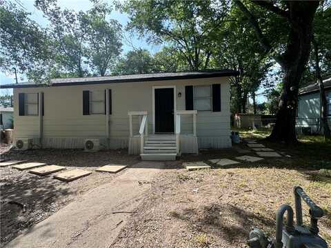 4603 Castle Avenue, Bryan, TX 77808