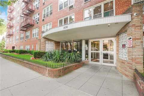 1530 East 8th Street, Brooklyn, NY 11230