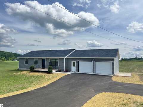 7937 BARNEY ROAD, TRAVERSE CITY, MI 49684