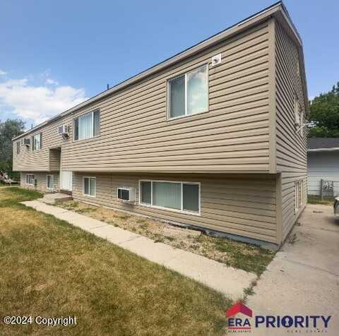 921 E 7th St, Gillette, WY 82716