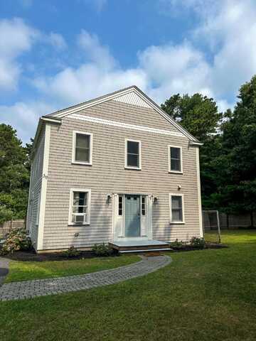 39 Hawthorne Street, Mashpee, MA 02649