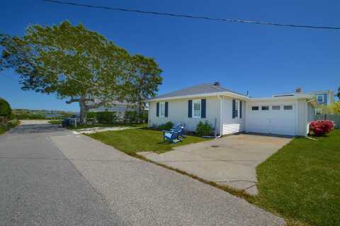 31 Fenton Street, East Falmouth, MA 02536