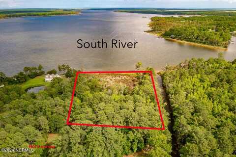 210 S River Drive, Beaufort, NC 28516