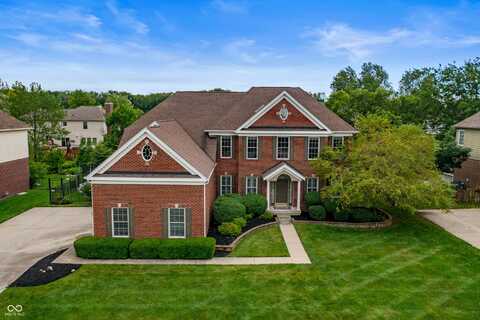 8845 Pin Oak Drive, Zionsville, IN 46077