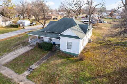 20 E 10th Street, Grove, OK 74344