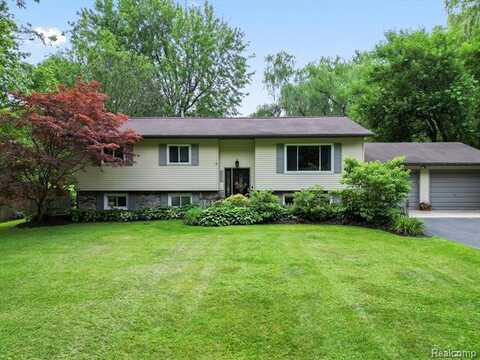 1325 RUBY Avenue, Rochester Hills, MI 48309