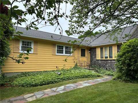 12 Pocahontas Drive, Middletown, RI 02842