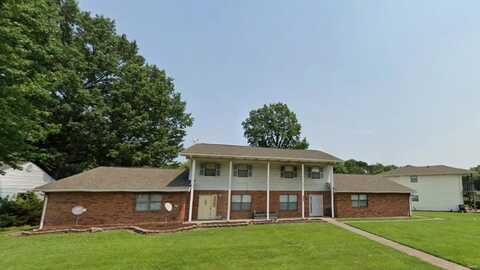 2700 CENTER Street, Granite City, IL 62040