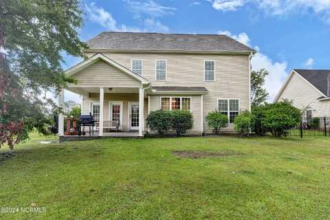 420 Meadowland Circle, Maple Hill, NC 28454