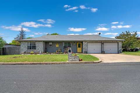 111 Green Meadows Blvd, Fredericksburg, TX 78624