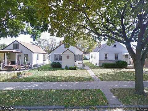 74Th, MILWAUKEE, WI 53214