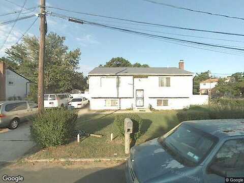 Taylor, FARMINGDALE, NY 11735