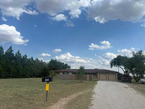 1442 US Hwy 70, Earth, TX 79031