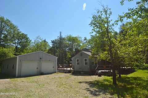 7 Garnet Mountain Ln, Peru, MA 01235