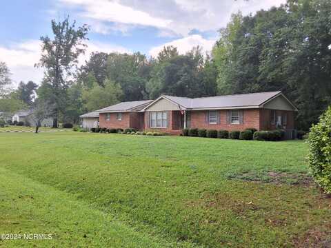 178 Pineland Woods Drive, Whiteville, NC 28472