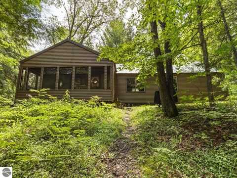 14580 OLD GRADE ROAD, THOMPSONVILLE, MI 49683