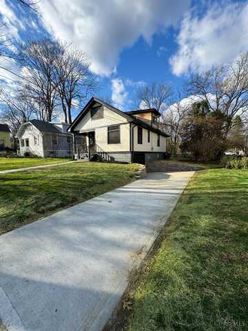 318 Wilmuth Avenue, Wyoming, OH 45215