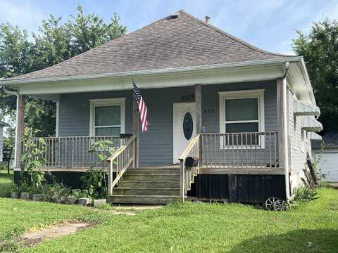 629 W Maple ST, Slater, MO 65349