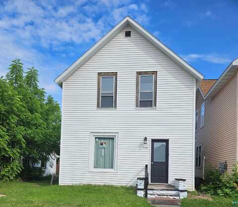 115 E 8th St, Ashland, WI 54806