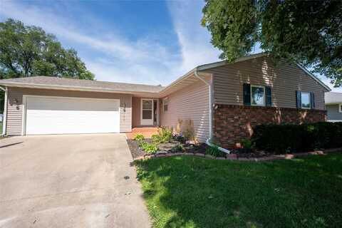 1146 Clearview Drive, Oskaloosa, IA 52577