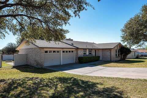 200 Tomahawk Trl., Del Rio, TX 78840