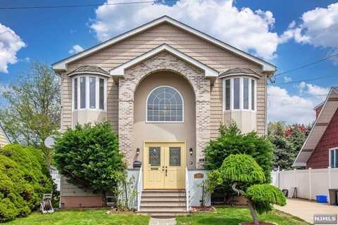 12-31 Roosevelt Place, Fair Lawn, NJ 07410