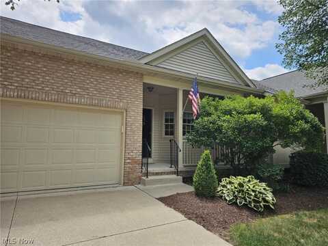 2630 Cardington Green, Uniontown, OH 44685