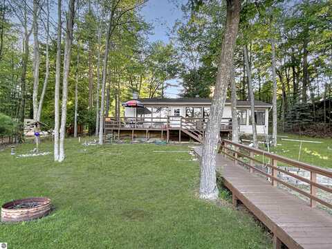 4102 North Spider Lake Road, Traverse City, MI 49696