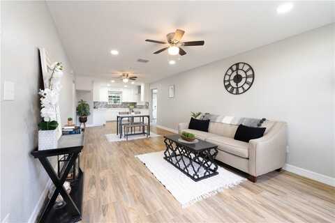 2261 W. Front, Alice, TX 78332