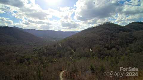 000 Stone Pillow Road, Tuckasegee, NC 28783