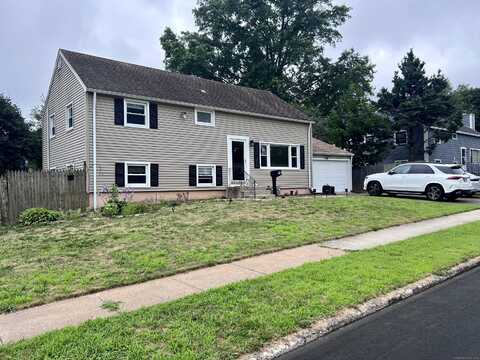 32 Fallon Drive, Hamden, CT 06514