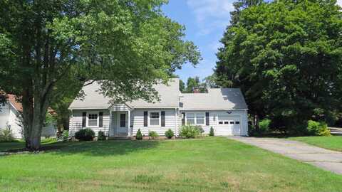 12 Beacon Manor Road, Naugatuck, CT 06770