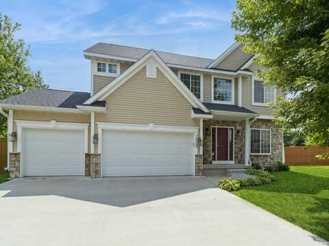 1020 SE Bluegrass Circle, Waukee, IA 50263