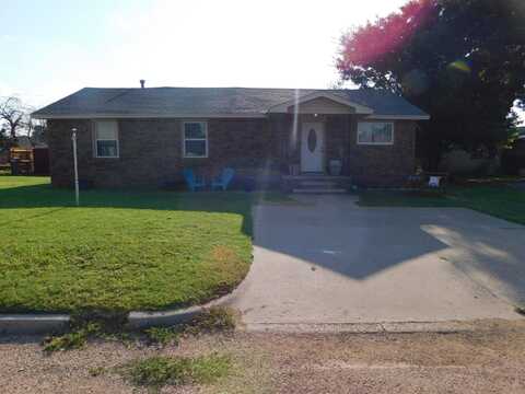 318 S 6th St, Texhoma, OK 73949