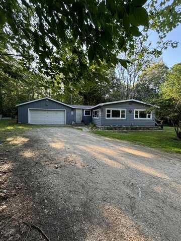 29574 E Backamoe RD, Drummond Island, MI 49726