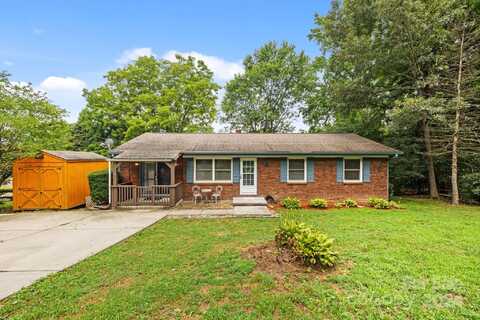 118 Loop Road, Hendersonville, NC 28792