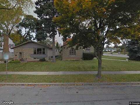 Ravenswood, MILWAUKEE, WI 53226