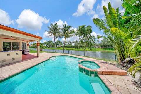 1St, PEMBROKE PINES, FL 33028