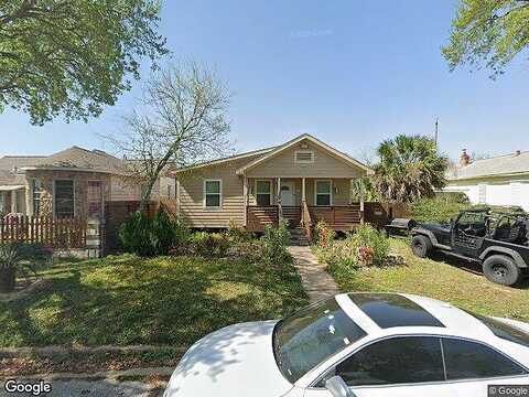 Avenue R, GALVESTON, TX 77551